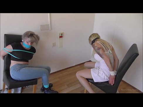 ❤️ Giyohvand / bog'langan va gagged / qayg'u ichida qiz Sifatli jinsiy aloqada pornoda uz.raceporn.ru ﹏